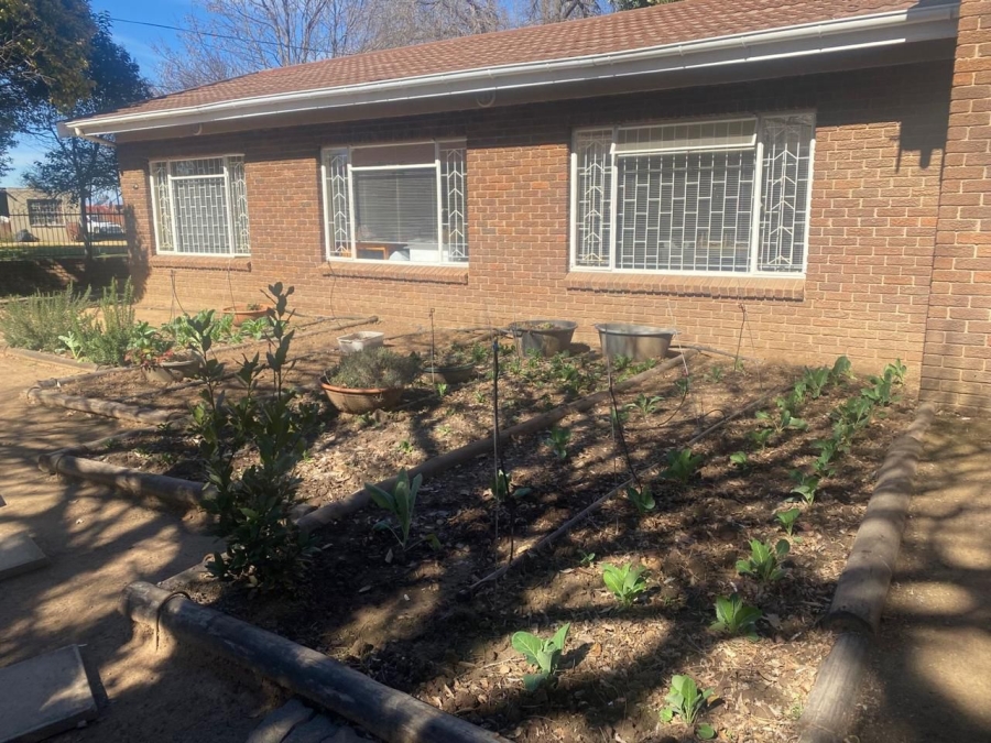 5 Bedroom Property for Sale in Ladybrand Free State